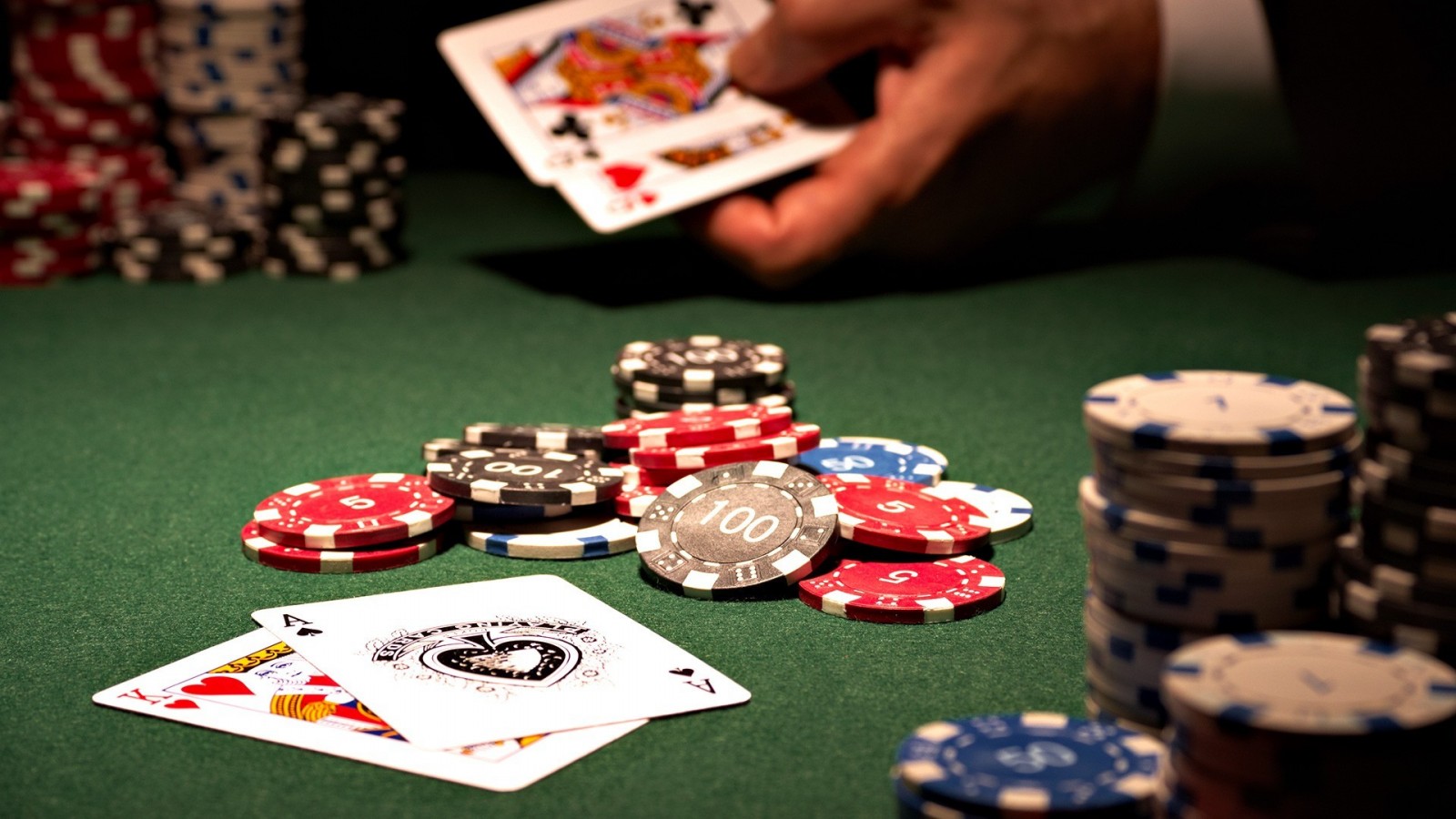 Navigating the Digital Felt Expertise in Online Poker